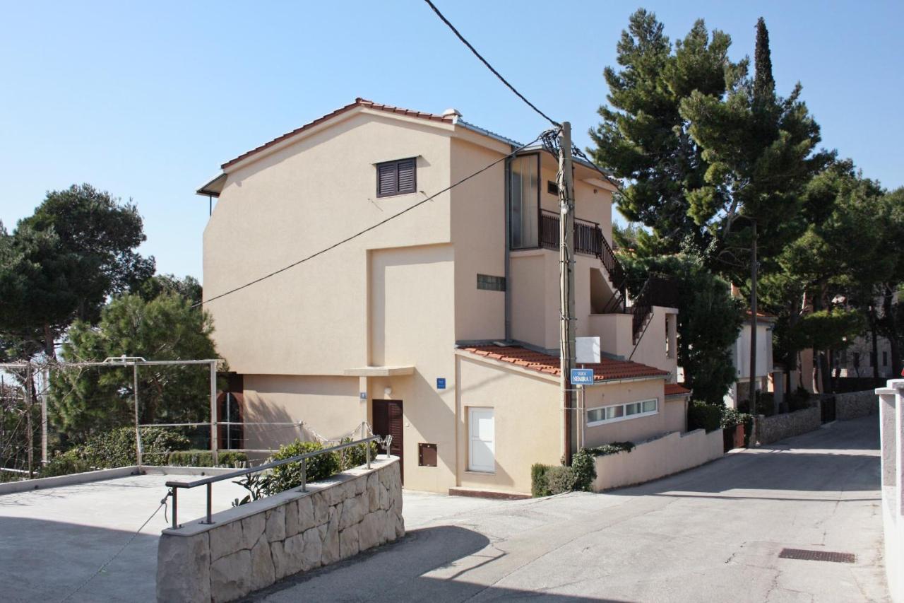 Apartments By The Sea Nemira, Omis - 5884 Tice Zewnętrze zdjęcie
