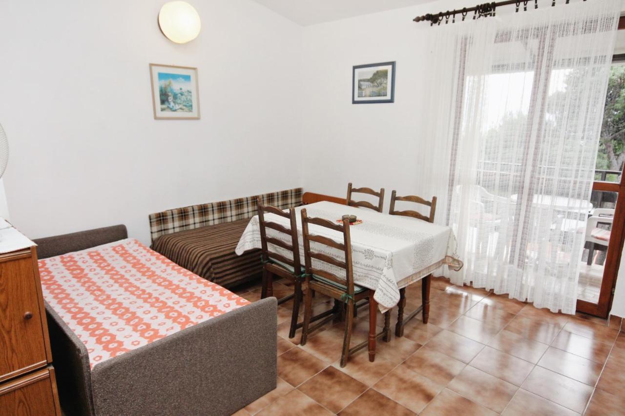 Apartments By The Sea Nemira, Omis - 5884 Tice Zewnętrze zdjęcie