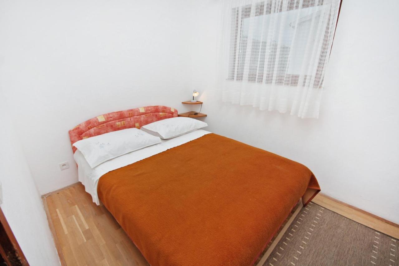 Apartments By The Sea Nemira, Omis - 5884 Tice Zewnętrze zdjęcie